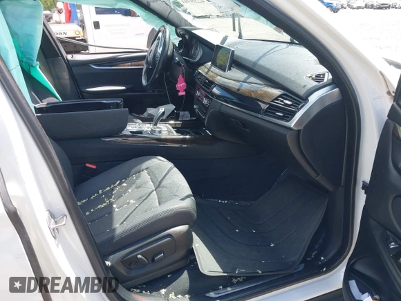 2017 BMW X5 xDrive35i z VIN 5UXKR0C30H0X79365, wystawiony jako IAAI lot #42209393 z przebiegiem Nie podano mil oraz . Historia ofert i sprzedaży dostępna na DreamBid. Obrazek 5.
