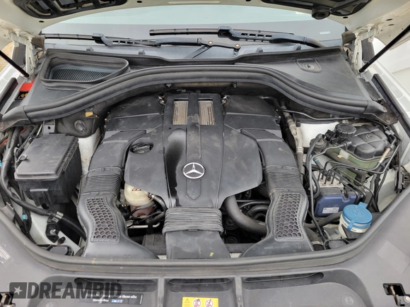 2015 Mercedes-Benz GL-Class GL 450 with VIN 4JGDF6EE2FA517080, listed as a IAAI auction lot 41640032 with 136,625 mi miles. Bid and sale history available at carsss.com. Image 10.