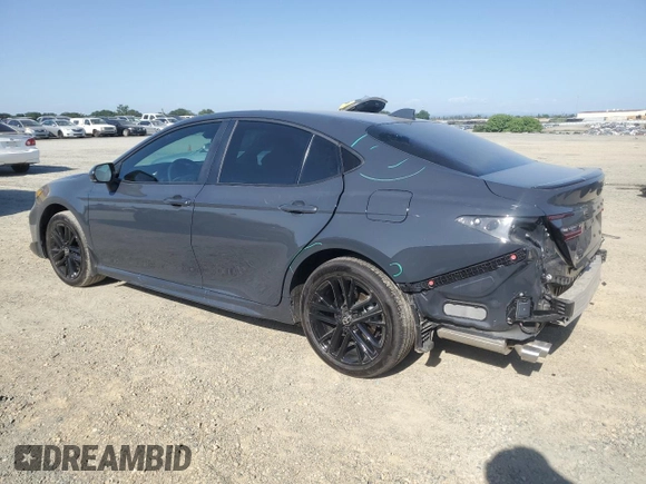 2025 Toyota Camry LE z VIN 4T1DBADK2SU523525, wystawiony jako Copart lot #55138715 z przebiegiem 3 270 mil mil oraz Szkoda całkowita • Salvage title. Historia ofert i sprzedaży dostępna na DreamBid. Obrazek 2.