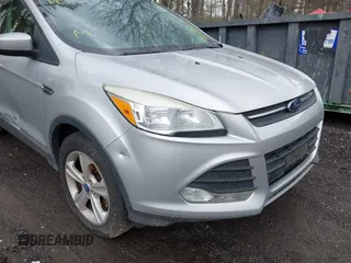2013 Ford Escape SE with VIN 1FMCU0GX5DUA45076, listed as a IAAI auction lot 42015153 with 145,475 mi miles. Bid and sale history available at carsss.com. Image 6.