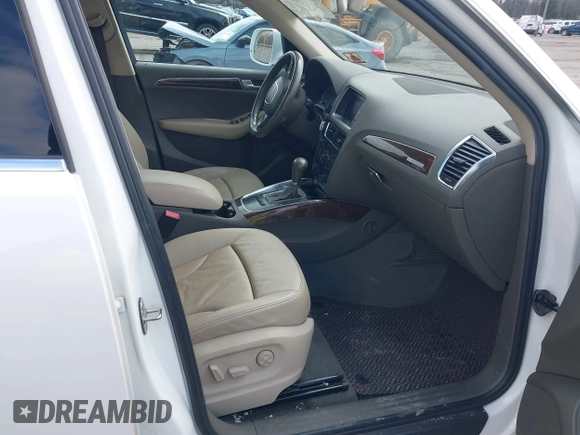2010 Audi Q5 Premium with VIN WA1CKAFP3AA051936, listed as a IAAI auction lot 41808963 with 215,704 mi miles. Bid and sale history available at carsss.com. Image 5.