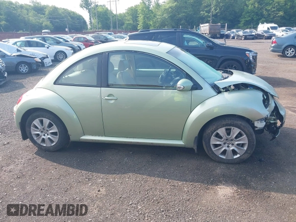 2009 Volkswagen Beetle S with VIN 3VWRW31C29M501964, listed as a IAAI auction lot 42388544 with 99,674 mi miles and . Bid and sale history available at DreamBid. Image 13.
