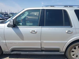 2004 Lincoln Navigator Luxury with VIN 5LMFU28R24LJ07741, listed as a IAAI auction lot 41999357 with 280,761 mi miles and . Bid and sale history available at DreamBid. Image 14.
