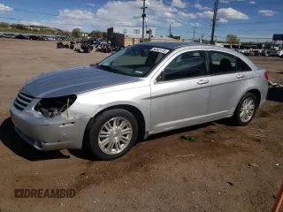 2009 Chrysler Sebring Touring z VIN 1C3LC56BX9N543421, wystawiony jako Copart lot #54342175 z przebiegiem 230 497 mil mil oraz Szkody całkowita. Historia ofert i sprzedaży dostępna na DreamBid. Obrazek 1.