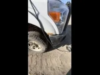 2013 Ford F-250 XL z VIN 1FDBF2B6XDEB43045, wystawiony jako IAAI lot #42511129 z przebiegiem 607 408 mil mil oraz . Historia ofert i sprzedaży dostępna na DreamBid. Obrazek 17.