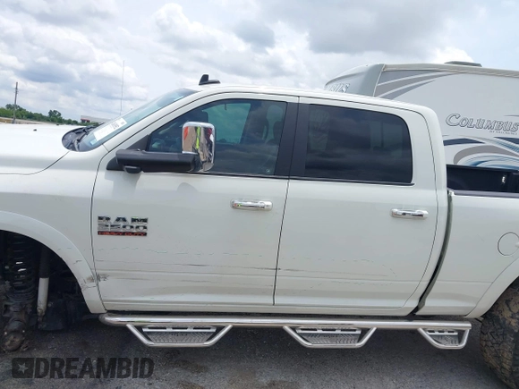 2018 Ram 2500 Laramie с VIN 3C6UR5FL6JG325908, выставлен на аукционе IAAI как лот 42463952 с пробегом 54 496 миль миль и . История ставок и продаж доступна на DreamBid. Изображение 14.