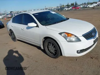 2008 Nissan Altima 2.5 with VIN 1N4AL21E08N443075, listed as a IAAI auction lot 41901276 with 215,772 mi miles. Bid and sale history available at carsss.com. Image 1.