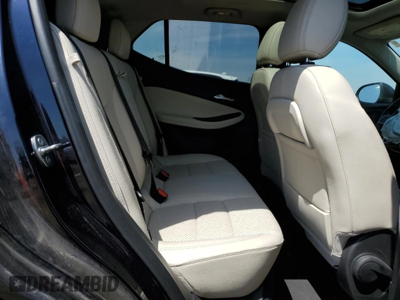 2021 Buick Encore GX Essence с VIN KL4MMFSL8MB083066, выставлен на аукционе Copart как лот 55108475 с пробегом 51 582 миль миль и Чистый • Clean title. История ставок и продаж доступна на DreamBid. Изображение 11.