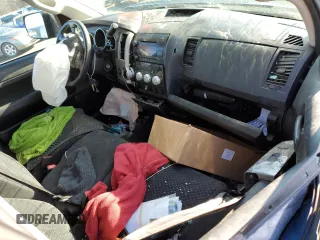 2013 Toyota Tundra z VIN 5TFUY5F12DX288608, wystawiony jako Copart lot #86147124 z przebiegiem Nie podano mil oraz Szkoda całkowita • Salvage title. Historia ofert i sprzedaży dostępna na DreamBid. Obrazek 8.