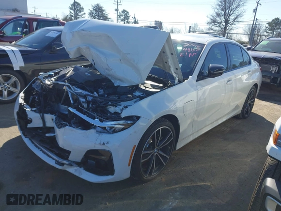 2021 BMW 3 Series 330e with VIN 3MW5P7J02M8C14862, listed as a IAAI auction lot 41154164 with 1 mi miles. Bid and sale history available at carsss.com. Image 17.