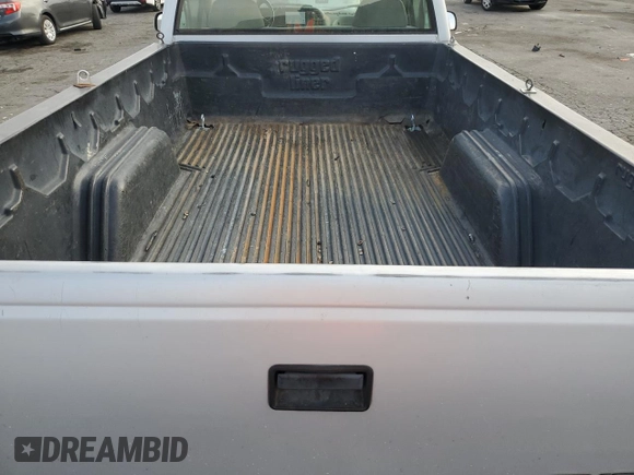 1995 GMC Sierra 3500 z VIN 1GTGC34K8SE549695, wystawiony jako Copart lot #86336644 z przebiegiem 258 439 mil mil oraz Szkoda całkowita • Salvage title. Historia ofert i sprzedaży dostępna na DreamBid. Obrazek 11.