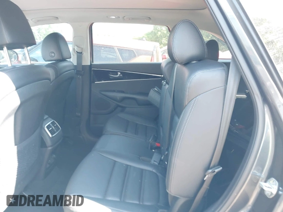 2020 Kia Sorento EX z VIN 5XYPHDA51LG706563, wystawiony jako IAAI lot #39526327 z przebiegiem 36 833 mil mil oraz . Historia ofert i sprzedaży dostępna na DreamBid. Obrazek 8.