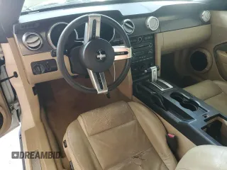 2008 Ford Mustang Deluxe с VIN 1ZVHT84N285127603, выставлен на аукционе Copart как лот 61134925 с пробегом Не указан миль и Чистый • Clean title. История ставок и продаж доступна на DreamBid. Изображение 8.