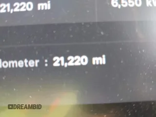 2024 Tesla Model Y с VIN 7SAYGDED5RF093696, выставлен на аукционе IAAI как лот 42061020 с пробегом 21 220 миль миль и . История ставок и продаж доступна на DreamBid. Изображение 16.