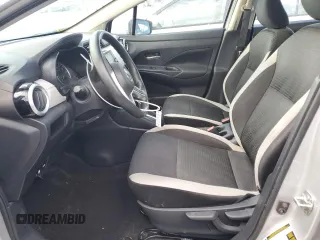 2021 Nissan Versa SV z VIN 3N1CN8EV0ML843015, wystawiony jako Copart lot #58406775 z przebiegiem 87 979 mil mil oraz Czysty tytuł • Clean title. Historia ofert i sprzedaży dostępna na DreamBid. Obrazek 7.
