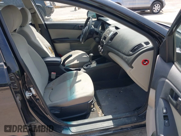 2010 Kia Forte EX z VIN KNAFU4A23A5183255, wystawiony jako IAAI lot #42167893 z przebiegiem 151 474 mil mil oraz . Historia ofert i sprzedaży dostępna na DreamBid. Obrazek 5.