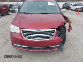 2015 Chrysler Town & Country Touring L z VIN 2C4RC1CGXFR526616, wystawiony jako IAAI lot #41891350 z przebiegiem 181 944 mil mil oraz . Historia ofert i sprzedaży dostępna na DreamBid. Obrazek 12.