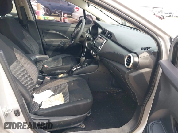2020 Nissan Versa S z VIN 3N1CN8DV6LL885057, wystawiony jako IAAI lot #41928249 z przebiegiem 55 910 mil mil oraz . Historia ofert i sprzedaży dostępna na DreamBid. Obrazek 5.
