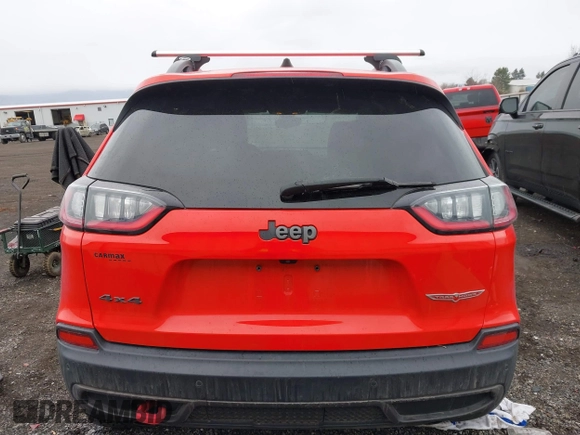 2019 Jeep Cherokee Trailhawk with VIN 1C4PJMBX4KD337408, listed as a IAAI auction lot 41788054 with 42,365 mi miles and . Bid and sale history available at DreamBid. Image 16.