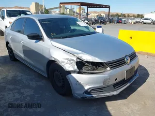 2014 Volkswagen Jetta S with VIN 3VW2K7AJ0EM391770, listed as a IAAI auction lot 42677433 with 200,032 mi miles and . Bid and sale history available at DreamBid. Image 1.