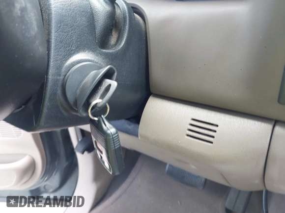 2004 Ford F-250 XL с VIN 1FTNX21P44EA53480, выставлен на аукционе IAAI как лот 42438211 с пробегом 111 981 миль миль и . История ставок и продаж доступна на DreamBid. Изображение 11.