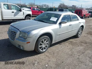 2008 Chrysler 300 C with VIN 2C3KK63H78H132546, listed as a IAAI auction lot 41634515 with 190,446 mi miles and . Bid and sale history available at carsss.com. Image 2.