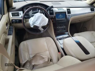 2011 Cadillac Escalade Premium z VIN 1GYS4CEFXBR191558, wystawiony jako Copart lot #42773755 z przebiegiem 107 057 mil mil oraz Szkody całkowita. Historia ofert i sprzedaży dostępna na DreamBid. Obrazek 8.