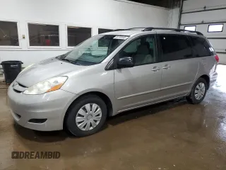 2008 Toyota Sienna CE z VIN 5TDZK23C58S131095, wystawiony jako Copart lot #58730995 z przebiegiem 195 976 mil mil oraz Czysty tytuł • Clean title. Historia ofert i sprzedaży dostępna na DreamBid. Obrazek 1.