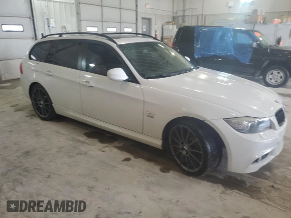 2011 BMW 3 Series 328i xDrive with VIN WBAUU3C52BA542628, listed as a Copart auction lot 71337384 with Not Provided miles and Salvage Title. Bid and sale history available at DreamBid. Image 3.