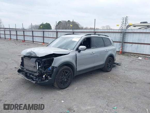 2024 Kia Telluride EX X-Line z VIN 5XYP3DGC2RG496309, wystawiony jako IAAI lot #41804549 z przebiegiem 16 785 mil mil oraz . Historia ofert i sprzedaży dostępna na DreamBid. Obrazek 18.