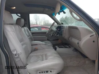 2000 Cadillac Escalade z VIN 1GYEK63R1YR197386, wystawiony jako IAAI lot #41386599 z przebiegiem 77 657 mil mil oraz . Historia ofert i sprzedaży dostępna na DreamBid. Obrazek 5.