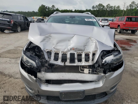 2019 Jeep Cherokee Latitude Plus with VIN 1C4PJMLB2KD260704, listed as a Copart auction lot 60077625 with 82,105 mi miles and Salvage title. Bid and sale history available at DreamBid. Image 5.