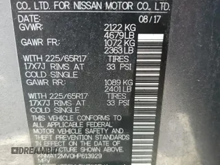 2017 Nissan Rogue SV z VIN KNMAT2MV0HP613929, wystawiony jako Copart lot #61374035 z przebiegiem 127 530 mil mil oraz Szkoda całkowita • Salvage title. Historia ofert i sprzedaży dostępna na DreamBid. Obrazek 13.
