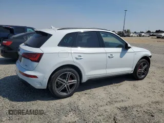 2024 Audi Q5 S line Prestige with VIN WA1F2AFY6R2067043, listed as a Copart auction lot 70264704 with 125 mi miles and Salvage Title. Bid and sale history available at carsss.com. Image 3.