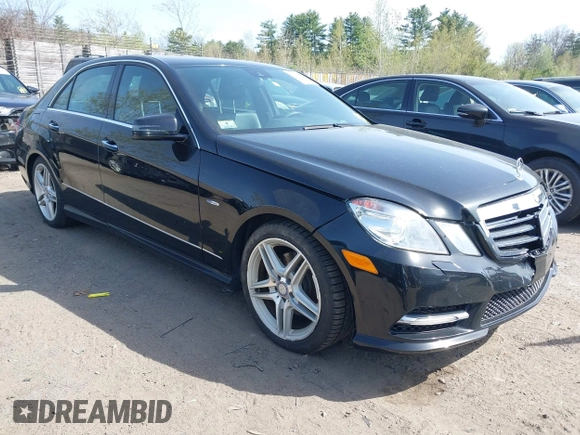2012 Mercedes-Benz E E 350 Luxury with VIN WDDHF8JB1CA613068, listed as a IAAI auction lot 42119706 with 197,476 mi miles. Bid and sale history available at carsss.com. Image 1.