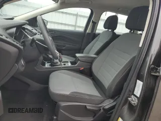 2017 Ford Escape S z VIN 1FMCU0F76HUD84825, wystawiony jako Copart lot #42800185 z przebiegiem 59 447 mil mil oraz Szkoda całkowita • Salvage title. Historia ofert i sprzedaży dostępna na DreamBid. Obrazek 7.