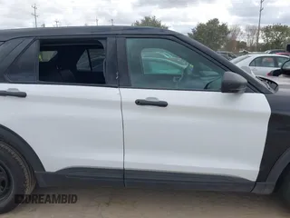2021 Ford Police Interceptor Utility z VIN 1FM5K8AB1MGA24900, wystawiony jako IAAI lot #41146753 z przebiegiem 87 619 mil mil oraz . Historia ofert i sprzedaży dostępna na DreamBid. Obrazek 12.