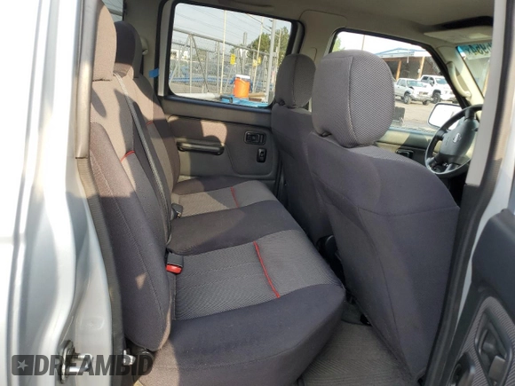 2002 Nissan Frontier SC z VIN 1N6MD29Y12C326737, wystawiony jako Copart lot #63475954 z przebiegiem 199 337 mil mil oraz Czysty tytuł • Clean title. Historia ofert i sprzedaży dostępna na DreamBid. Obrazek 10.