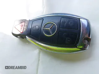 2008 Mercedes-Benz C 300 Sport z VIN WDDGF81XX8F048417, wystawiony jako IAAI lot #42797168 z przebiegiem 165 374 mil mil oraz . Historia ofert i sprzedaży dostępna na DreamBid. Obrazek 11.