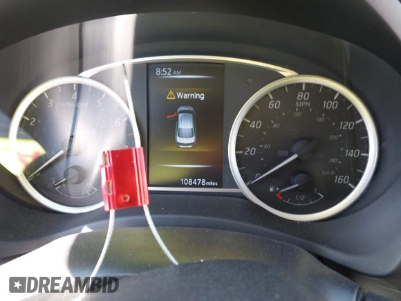 2017 Nissan Sentra SR z VIN 3N1AB7AP7HY297985, wystawiony jako IAAI lot #42197736 z przebiegiem 108 478 mil mil oraz . Historia ofert i sprzedaży dostępna na DreamBid. Obrazek 7.