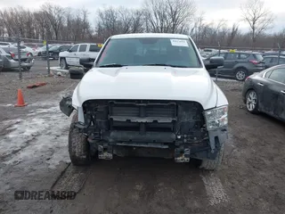 2017 Ram 1500 Big Horn z VIN 1C6RR7GT2HS721143, wystawiony jako IAAI lot #41634614 z przebiegiem 141 991 mil mil oraz . Historia ofert i sprzedaży dostępna na DreamBid. Obrazek 13.
