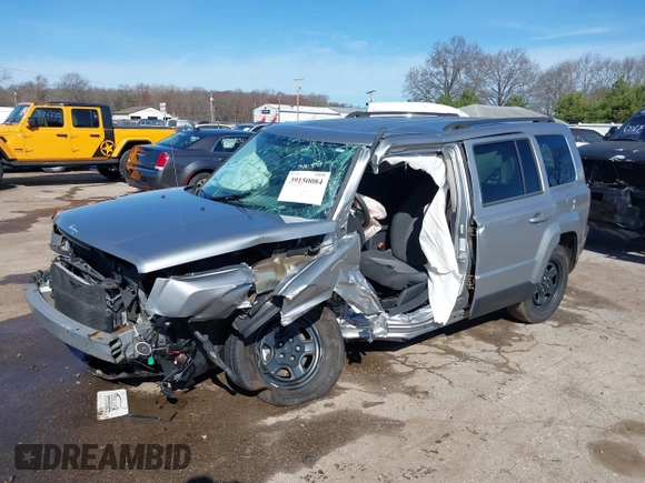 2014 Jeep Patriot Sport with VIN 1C4NJPBBXED859221, listed as a IAAI auction lot 39150084 with 105,102 mi miles. Bid and sale history available at carsss.com. Image 18.