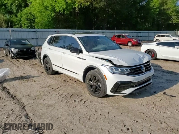 2023 Volkswagen Tiguan SE R-Line Black с VIN 3VVCB7AX6PM012271, выставлен на аукционе Copart как лот 54506175 с пробегом 28 168 миль миль и Списание • Salvage title. История ставок и продаж доступна на DreamBid. Изображение 11.