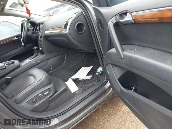 2015 Audi Q7 Premium Plus with VIN WA1LGAFE5FD019091, listed as a IAAI auction lot 42484106 with 140,999 mi miles and . Bid and sale history available at DreamBid. Image 5.