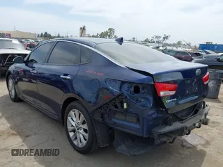 2017 Kia Optima LX z VIN 5XXGT4L37HG154590, wystawiony jako IAAI lot #42229141 z przebiegiem 112 134 mil mil oraz . Historia ofert i sprzedaży dostępna na DreamBid. Obrazek 3.
