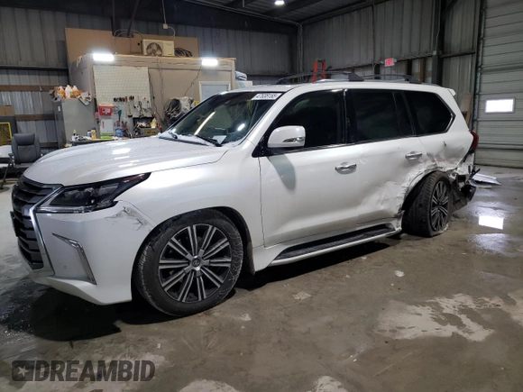 2018 Lexus LX 570 z VIN JTJHY7AX8J4262937, wystawiony jako Copart lot #49702925 z przebiegiem 104 837 mil mil oraz Szkoda całkowita • Salvage title. Historia ofert i sprzedaży dostępna na DreamBid. Obrazek 1.