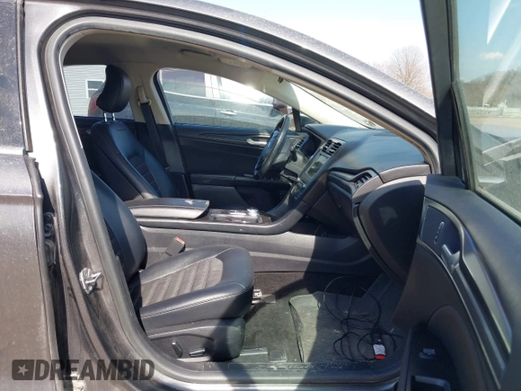 2018 Ford Fusion SE z VIN 3FA6P0LU6JR118226, wystawiony jako IAAI lot #41811406 z przebiegiem 165 352 mil mil oraz . Historia ofert i sprzedaży dostępna na DreamBid. Obrazek 5.