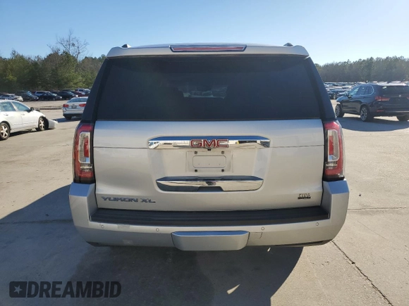 2019 GMC Yukon XL SLT with VIN 1GKS1GKC9KR383722, listed as a Copart auction lot 45191185 with 113,714 mi miles and Salvage Title. Bid and sale history available at carsss.com. Image 6.