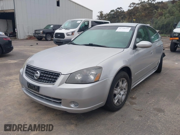 2005 Nissan Altima 2.5 S with VIN 1N4AL11DX5N911097, listed as a IAAI auction lot 41798591 with 201,865 mi miles. Bid and sale history available at carsss.com. Image 2.