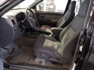 2005 GMC Canyon SLE Z71 with VIN 1GTDT196558218210, listed as a Copart auction lot 42928924 with 66,435 mi miles and Salvage Title. Bid and sale history available at carsss.com. Image 7.